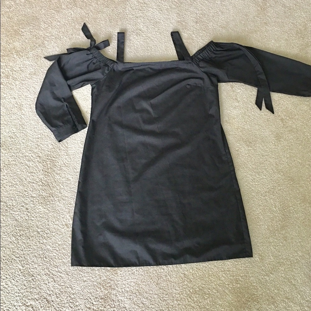 Cold Shoulder / Off the Shoulder Blouse